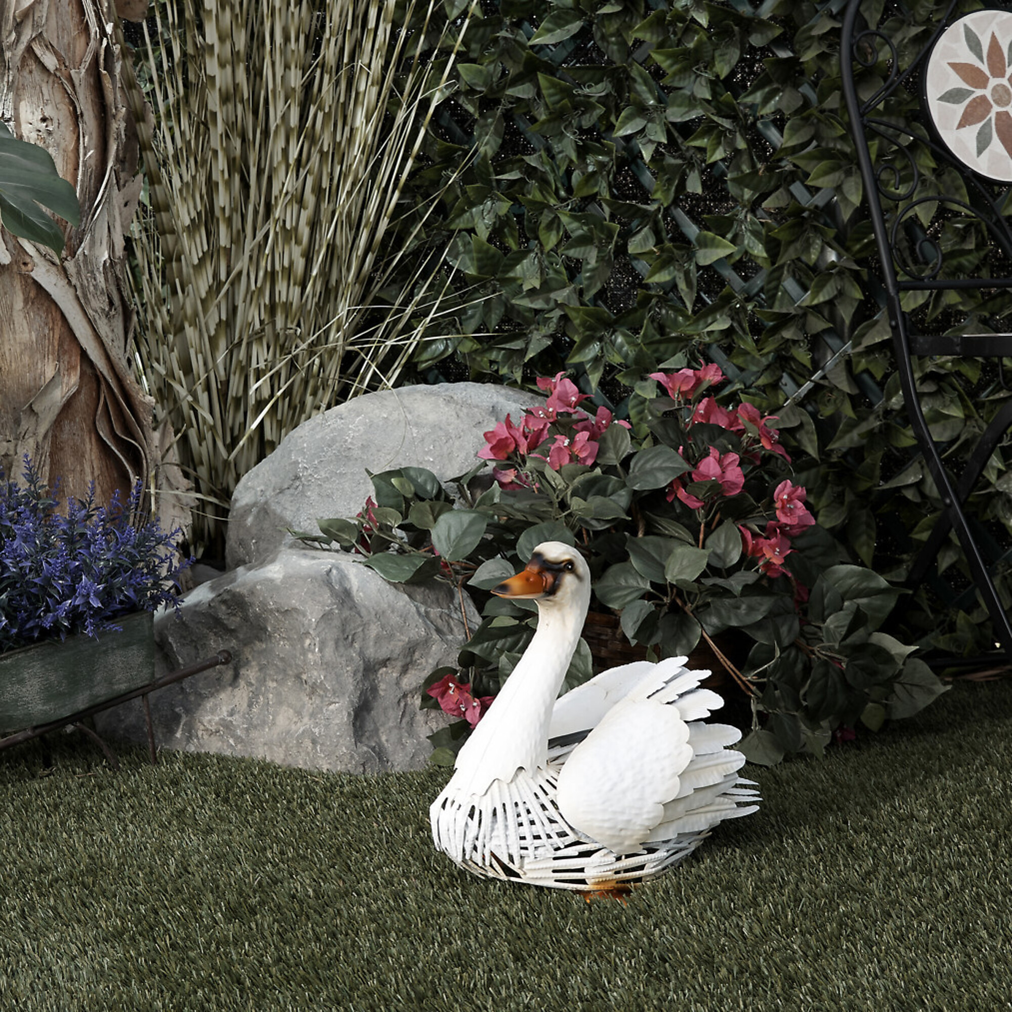 Alpine Corporation, White Metal Swan Decor, Model# MBG150HH